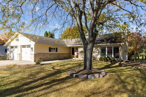 64 Eastbrook Ln, Fond Du Lac, WI 54935