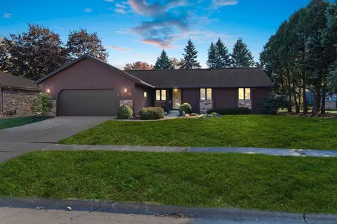 406 Silver Springs Dr, Green Bay, WI 54303