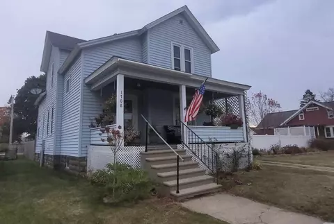 1708 15th Ave, Menominee, MI 49858