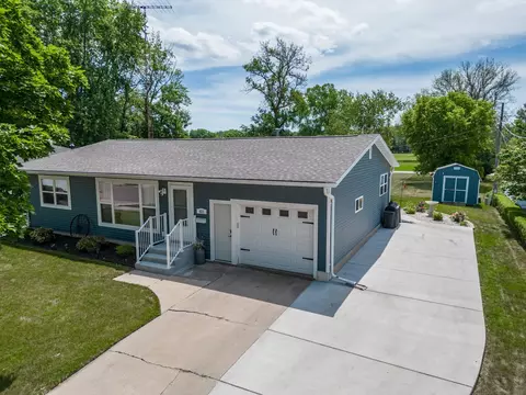 422 SW Ceresco St, Berlin, WI 54923