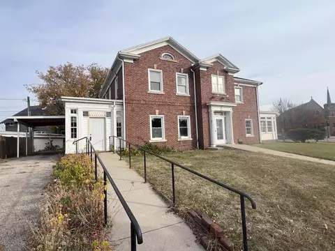 1421 Main St, Marinette, WI 54143
