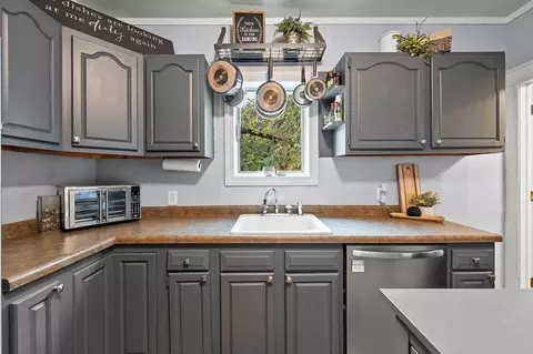 Kitchen - 1209 N Drew St, Appleton, WI 54911 photo 3 of 4