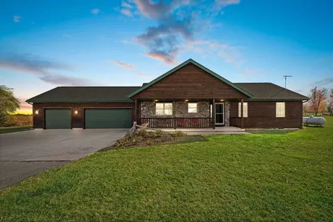 168 Old Oregon St, Oshkosh, WI 54902