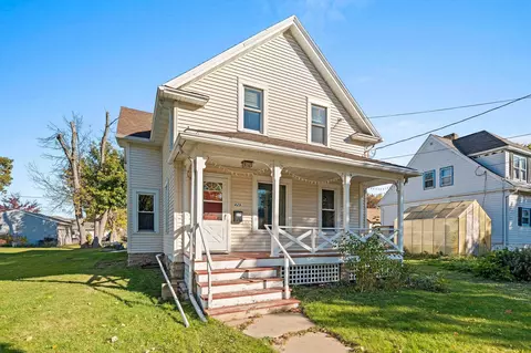 429 High St, Neenah, WI 54956