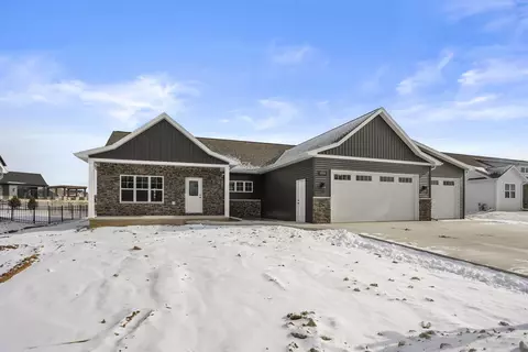 2205 Softwind Rd, Neenah, WI 54956