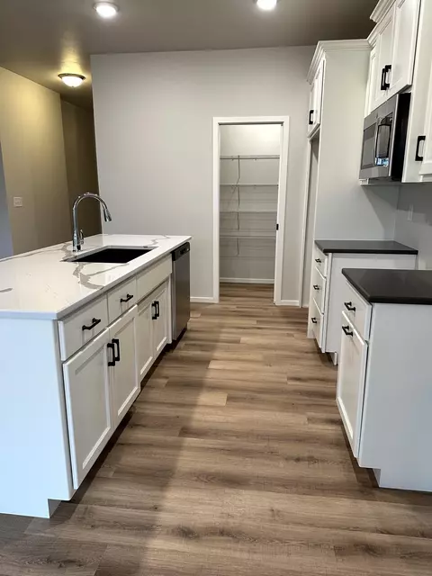 n9389 Gemstone Court, Appleton, WI 54915 photo 4