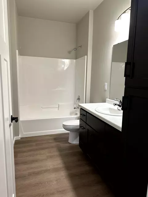 Bath - n9350 Gemstone Court, Appleton, WI 54915 photo 3 of 3