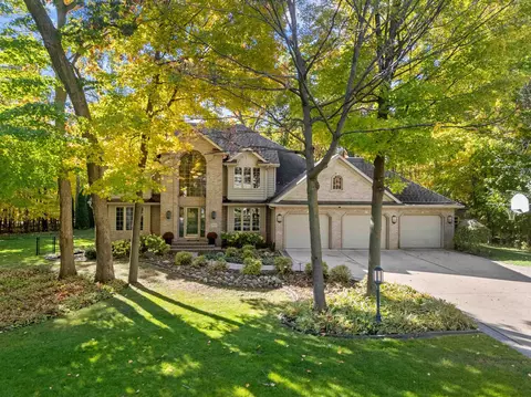 1789 Maidstone Cir, Green Bay, WI 54313