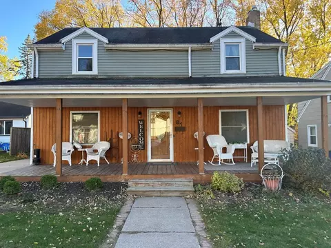 81 Torrey St, Clintonville, WI 54929