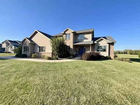 w5099 Valley Creek Road, Fond Du Lac, WI 54937