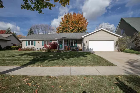 3040 E Lourdes Dr, Appleton, WI 54915