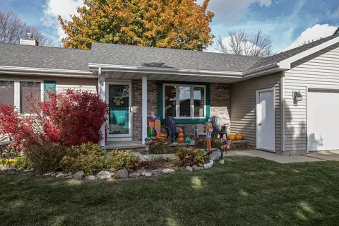 3040 E Lourdes Dr, Appleton, WI 54915 photo 3