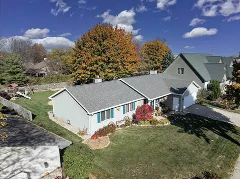 3040 E Lourdes Dr, Appleton, WI 54915 photo 2