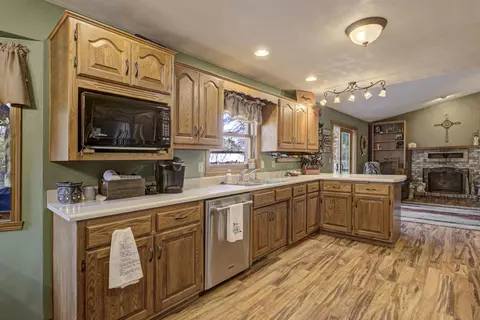 3040 E Lourdes Dr, Appleton, WI 54915 photo 4