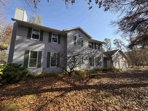 1425 Sunny Crest Dr, Stevens Point, WI 54482