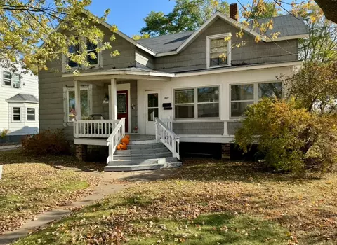1722 Shore Dr, Marinette, WI 54143