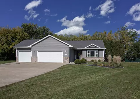 1160 Golden Field Rd, Neenah, WI 54956