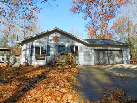 14176 Mayer Ln, Suring, WI 54174