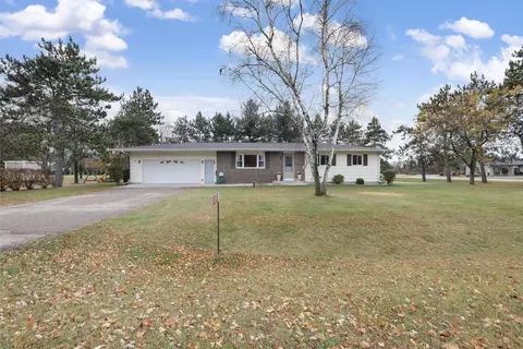 e2407 Janl Drive, Waupaca, WI 54981