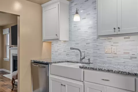 1005 Red Oak Ln, Appleton, WI 54915 photo 9