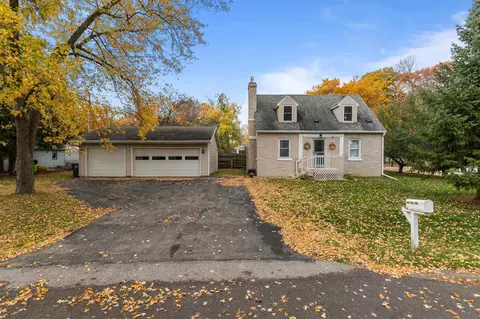 1005 Red Oak Ln, Appleton, WI 54915 photo 2