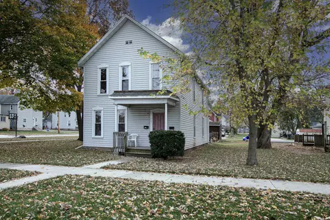 317 E 7th St, Kaukauna, WI 54130