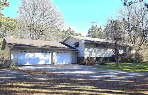 7910 Greeler Ln, Wisconsin Rapids, WI 54494