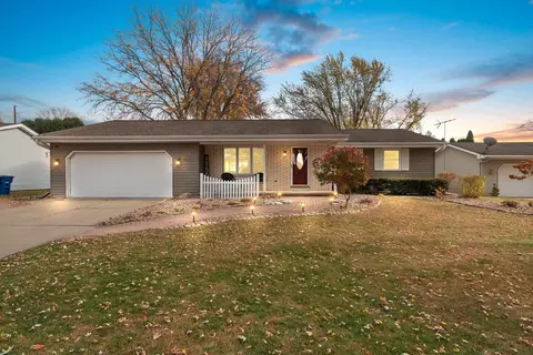 2271 Balsam Way, Green Bay, WI 54313
