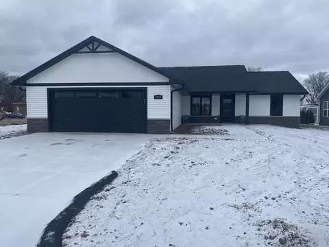 1616 Vernon Ct, Green Bay, WI 54304