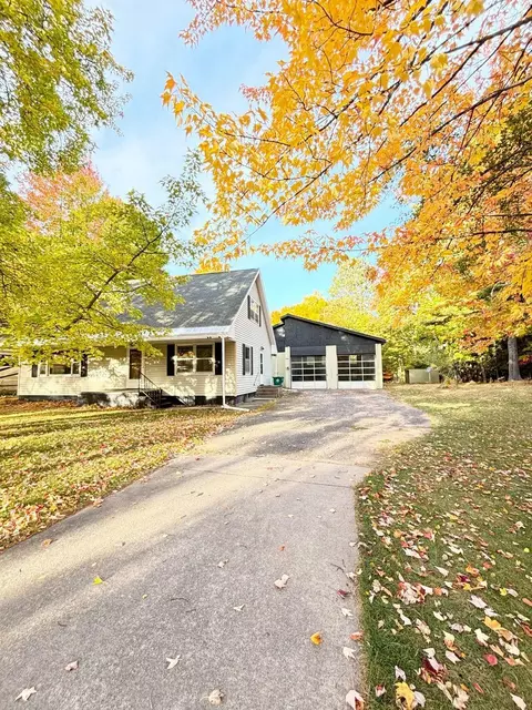 1719 Woodland Ave, Marquette, MI 49855