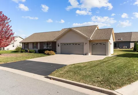 1301 Fieldview Dr, Menasha, WI 54952