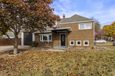 749 Carver Ln, Menasha, WI 54952
