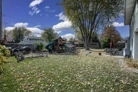 Exterior - 2015 Palisades Dr, Appleton, WI 54915 photo 9 of 22