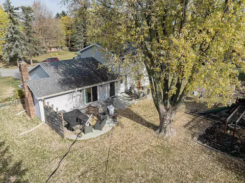 Exterior - 2015 Palisades Dr, Appleton, WI 54915 photo 10 of 22