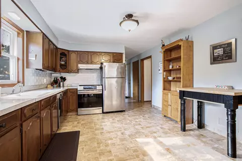Kitchen - 2015 Palisades Dr, Appleton, WI 54915 photo 3 of 3