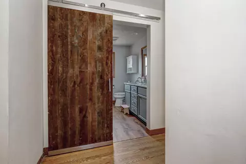 Entry Way - 2015 Palisades Dr, Appleton, WI 54915 photo 2 of 2