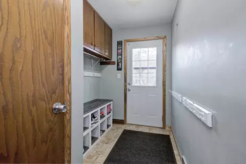 Entry Way - 2015 Palisades Dr, Appleton, WI 54915 photo 1 of 2