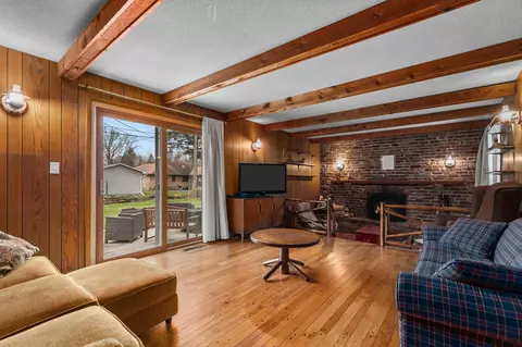 Living - 2015 Palisades Dr, Appleton, WI 54915 photo 4 of 8