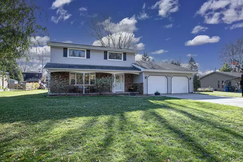 Exterior - 2015 Palisades Dr, Appleton, WI 54915 photo 5 of 22