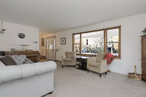 Living - 2015 Palisades Dr, Appleton, WI 54915 photo 6 of 8