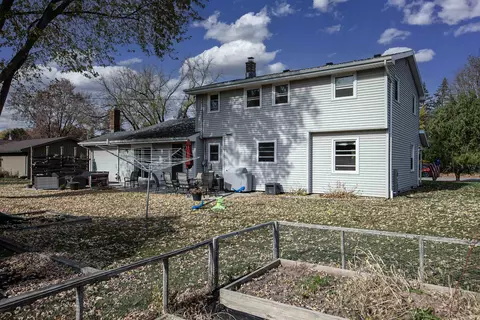 Exterior - 2015 Palisades Dr, Appleton, WI 54915 photo 4 of 22