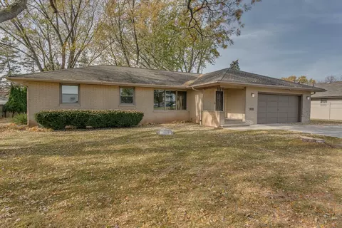 550 Spring Road Dr, Neenah, WI 54956
