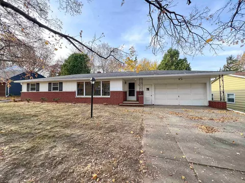 344 Bretcoe Dr, Green Bay, WI 54302