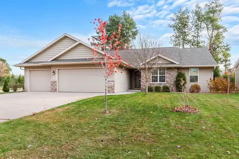 4800 N Indigo Ln, Appleton, WI 54913