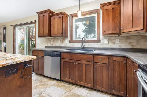 Kitchen - 4800 N Indigo Ln, Appleton, WI 54913 photo 4 of 5