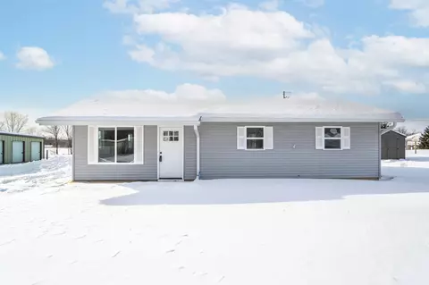 n3039 Lawson Drive, Waupaca, WI 54981