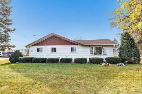 803 Broadway St, Wrightstown, WI 54180 photo 3