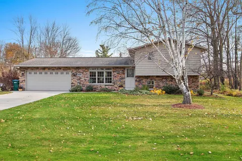 3196 Inverness Ln, New Franken, WI 54229