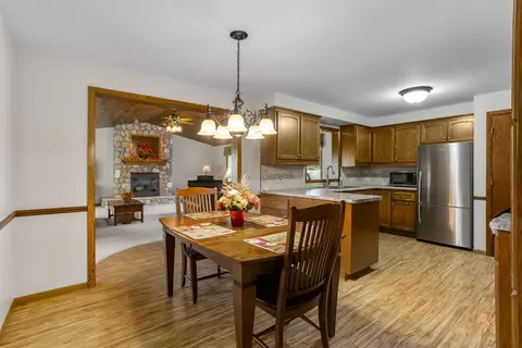 2011 N Perkins St, Appleton, WI 54914 photo 2