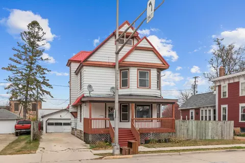 39 5th St, Fond Du Lac, WI 54935